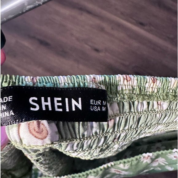 Summer green floral print with super cute sleeves very light and fresh size m - Picture 7 of 7